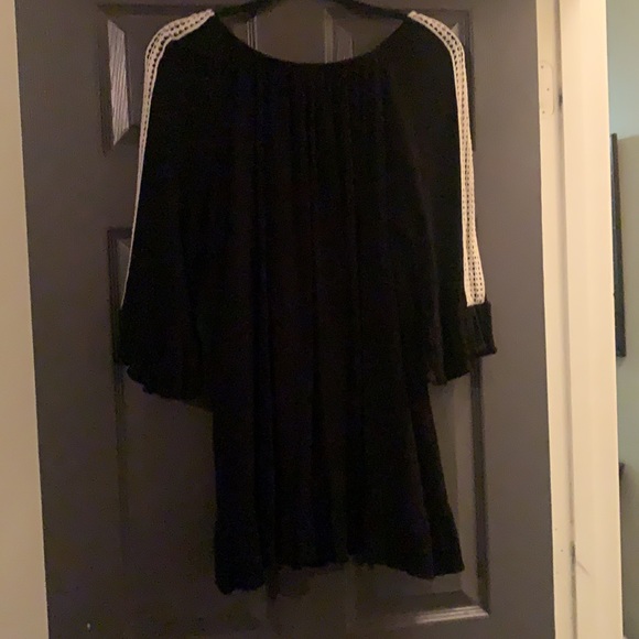 Black gauze tunic with embroidered overlay - Picture 5 of 5